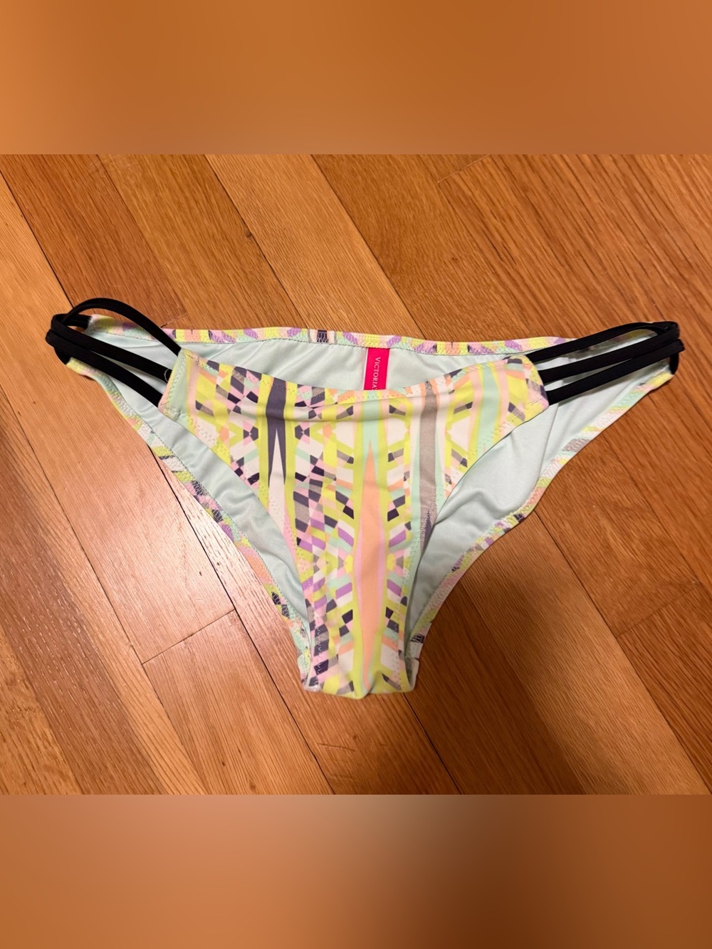 Victoria’s Secret cheeky bikini bottoms S